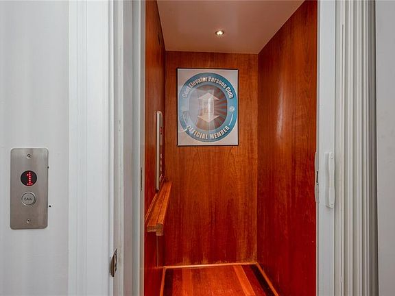 5th image of 5510 Holly Rd