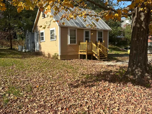 111 Thomas Mcclellan Rd, Farmington, ME 04938