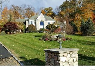 22 Golden Rd, Suffern, NY 10901