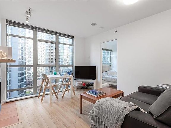 2nd image of 819 Hamilton St #807