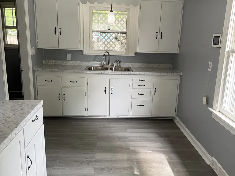 950 Riverview St NW — Photo 6