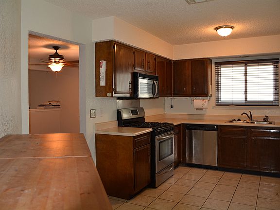 4th image of 9806 Meadowheath Dr