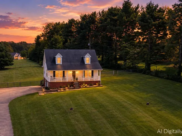 630 Picnic Hill Rd, Irvine, KY 40336