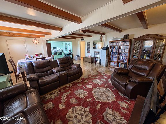 4th image of 165 N Park Ln