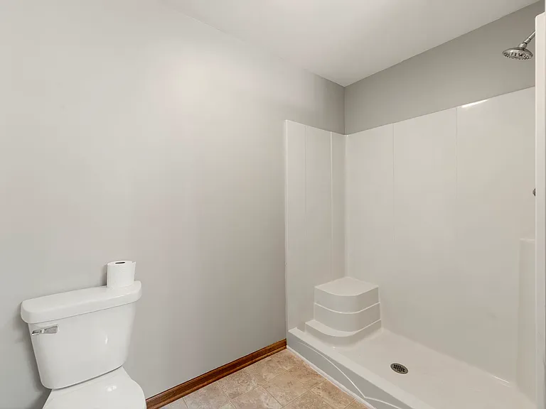 1477 Stonefield Dr — Photo 4