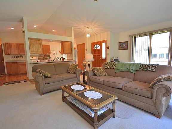 3rd image of W240N2350 E Parkway Meadow Cir