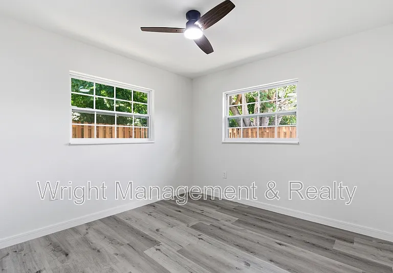 3029 Corona Dr — Photo 10