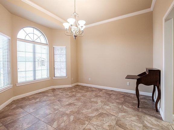 5th image of 2030 Yale Dr