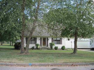 1146 Kris Lynndale Dr, Union City, TN 38261