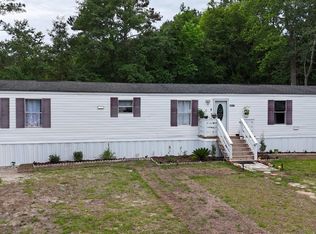 1194 Rainbow Dr., Loris, SC 29569