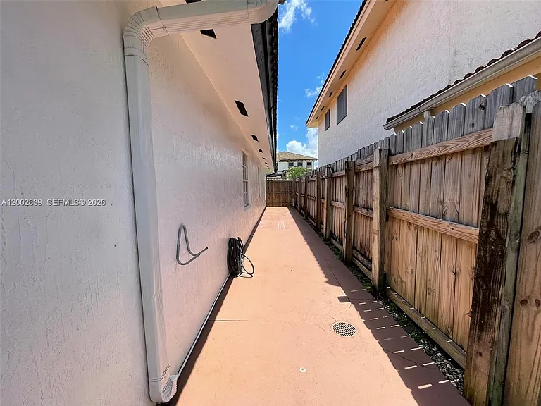 15873 SW 43rd St — Photo 20