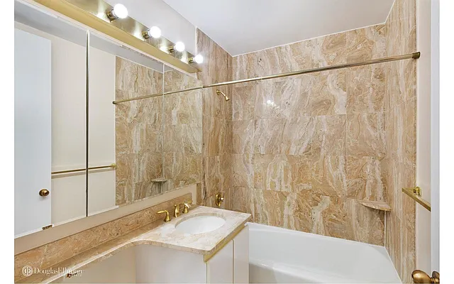 Rented by Marc V Porzecanski, LREB | media 6