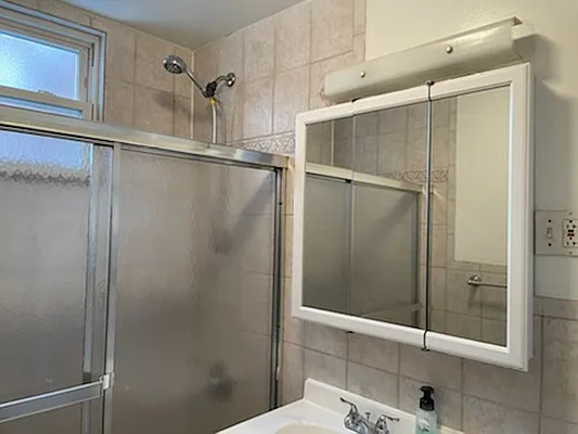 Rented by Metropolis International Realty Inc. | media 8