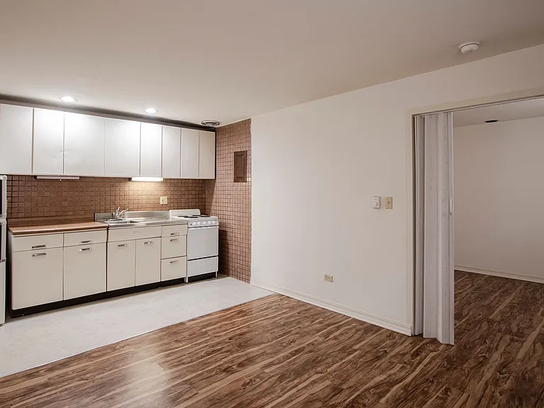 Clark Street Apartments by Royse + Brinkmeyer — Photo 2