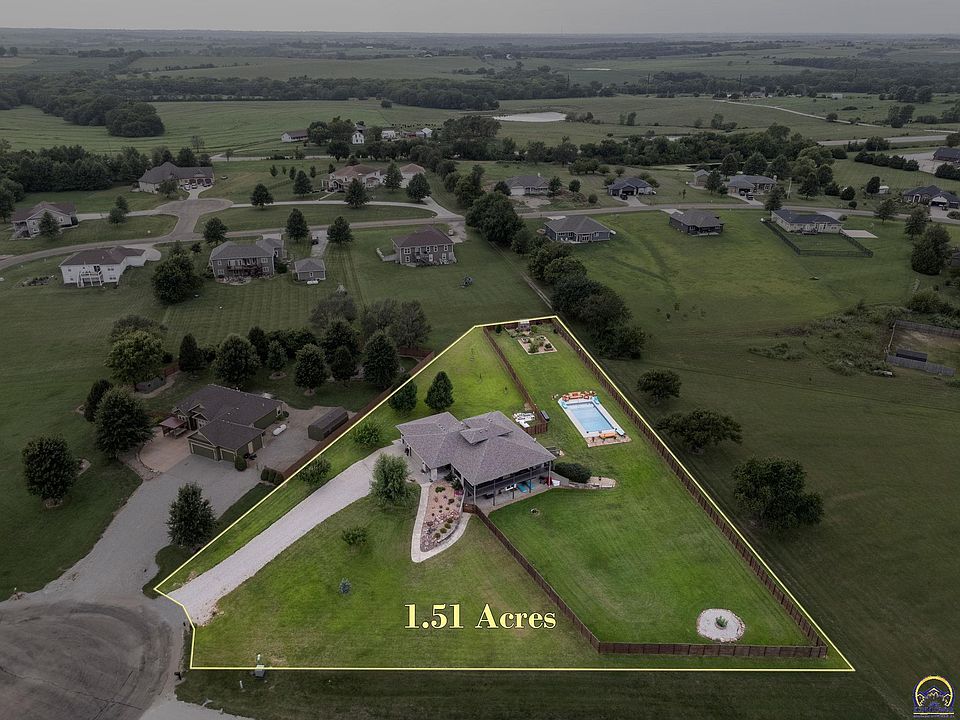 1st image of 9826 Greenview Dr