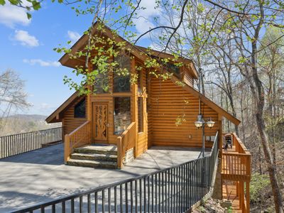 2208 Saint Moritz Ct, Gatlinburg, TN, 37738