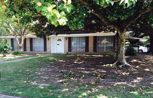 1st image of 2608 Demaret Dr
