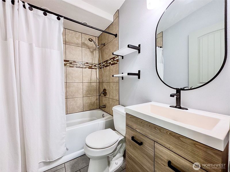 3rd image of 4248 A Street SE #422
