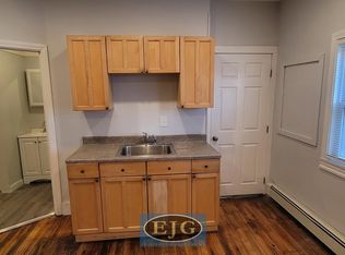 237 Spruce St #1F, Manchester, NH 03103