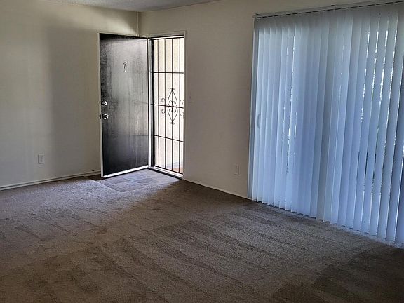 2nd image of 4424 Mississippi St