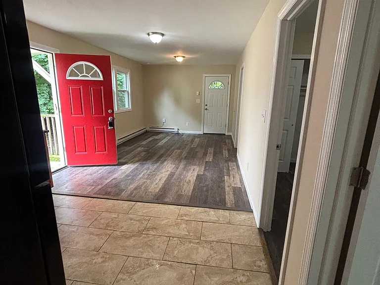 1121 Woodcrest Ave #B — Photo 3