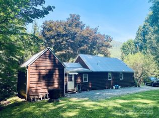 100 Crosspatch Dr, Bryson City, NC 28713
