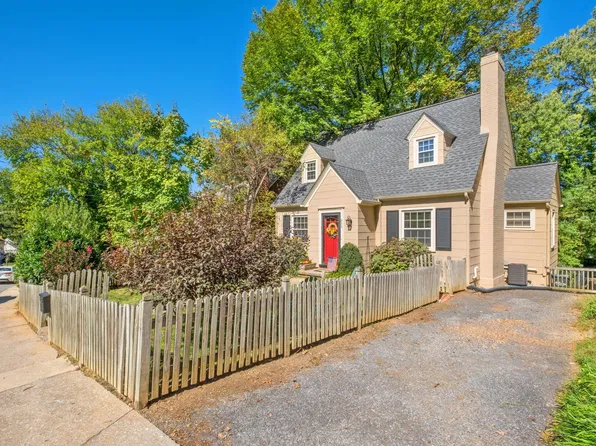 633 Alleghany Ave, Staunton, VA 24401