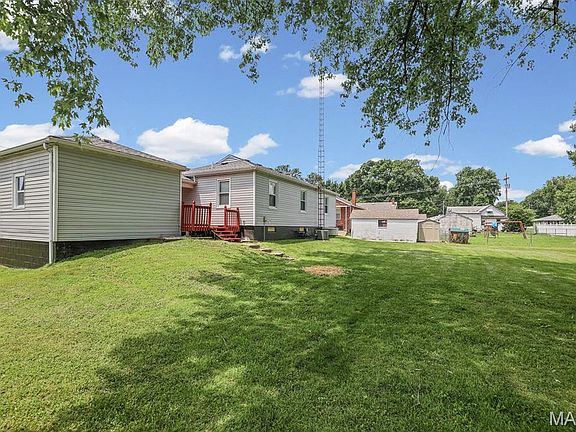 3rd image of 202 Byrn St