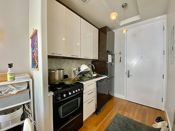 2nd image of 865 Grand St APT 2A