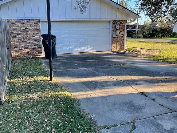 2nd image of 207 S 14th 1/2 St