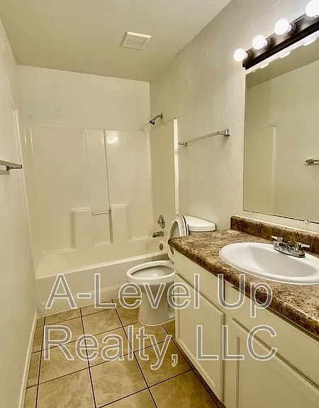 913 E 34th St #1 — Photo 20