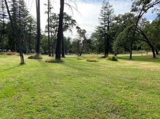 572 Orchard Ln, Redway, CA 95560