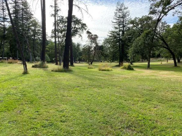 572 Orchard Ln, Redway, CA 95560
