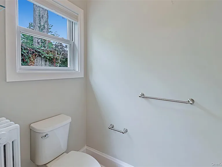 52 Sickles Ave — Photo 7