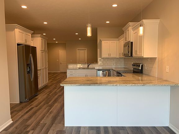 3rd image of 2736 Sheila Ln