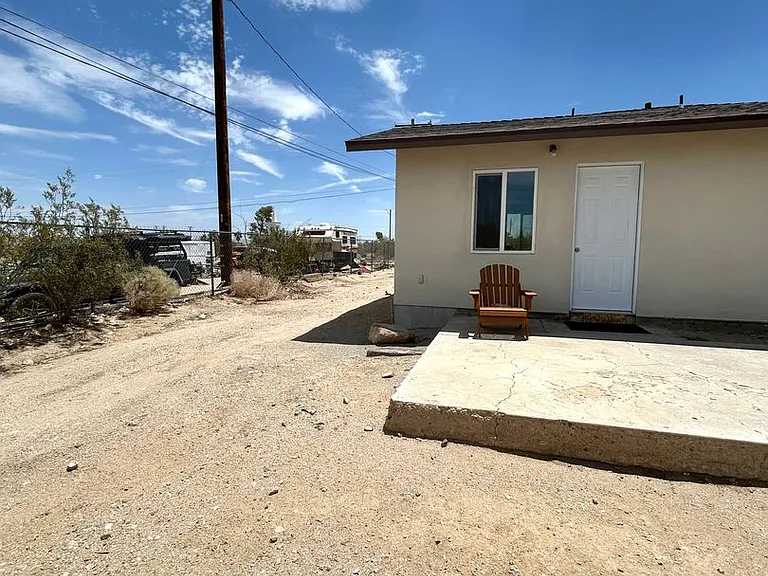 6663 Sage Ave — Photo 2