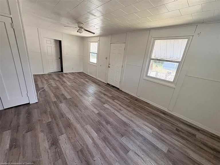 1616 Roseland Ave — Photo 3