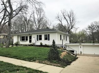 2605 Gene Field Rd, Saint Joseph, MO 64506