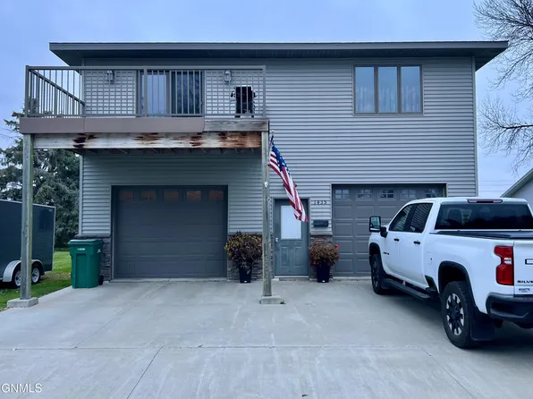 1435 2nd St N, Carrington, ND 58421