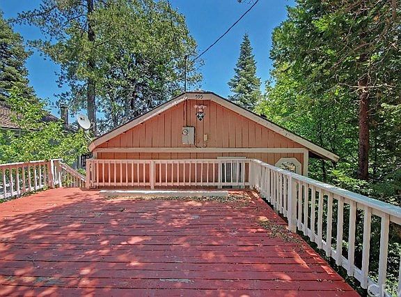2nd image of 595 Wellsley Dr