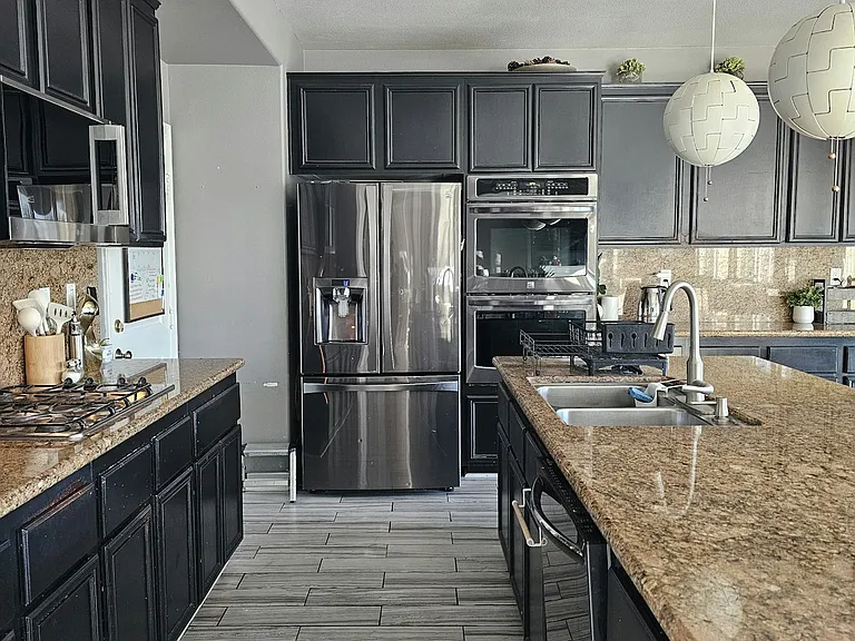 Kitchen/View 2