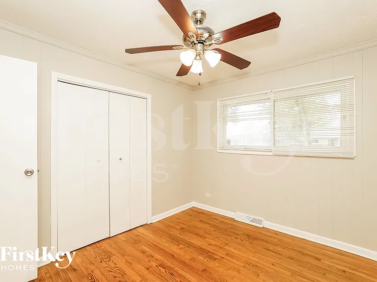 22728 Ridgeway Ave — Photo 14