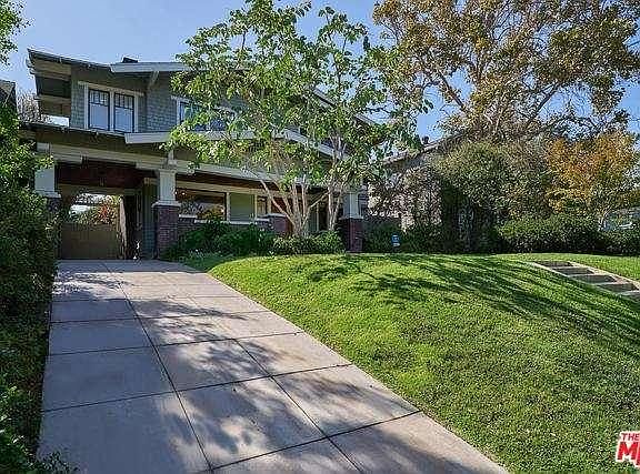 2nd image of 209 S Wilton Pl