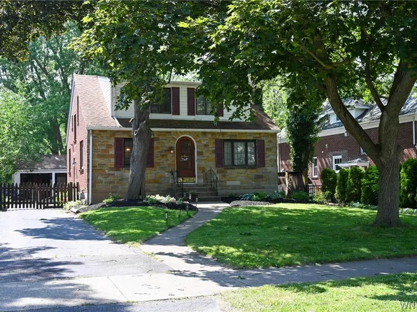 130 Ivyhurst Rd, Amherst, NY 14226