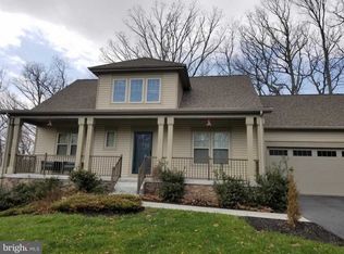 207 Country Club Dr, Cross Junction, VA 22625