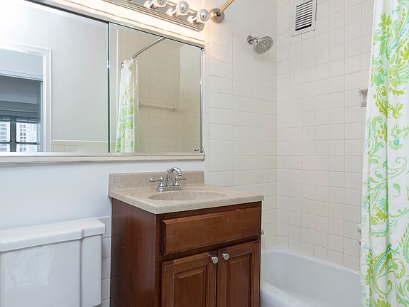 3rd image of 155 W 68th St APT 2020