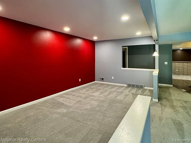 34528 Hawke Dr — Photo 2