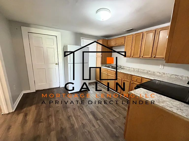 1330 Golden St — Photo 13