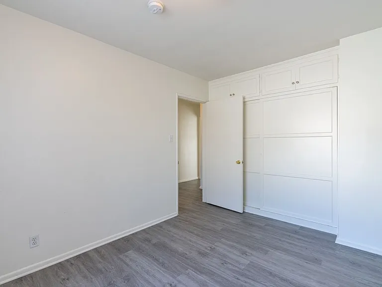 LA Beverly Glen — Photo 15