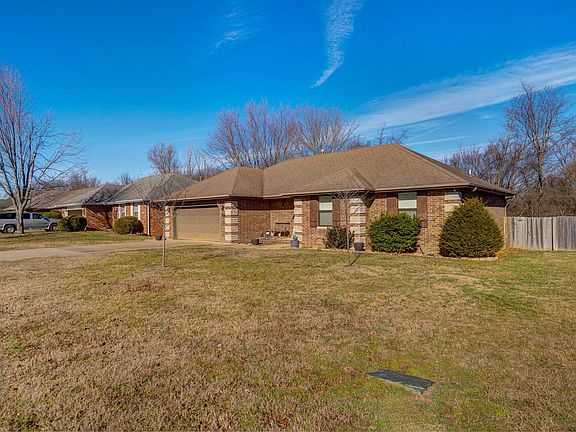 4th image of 3569 W Cardinal Drive